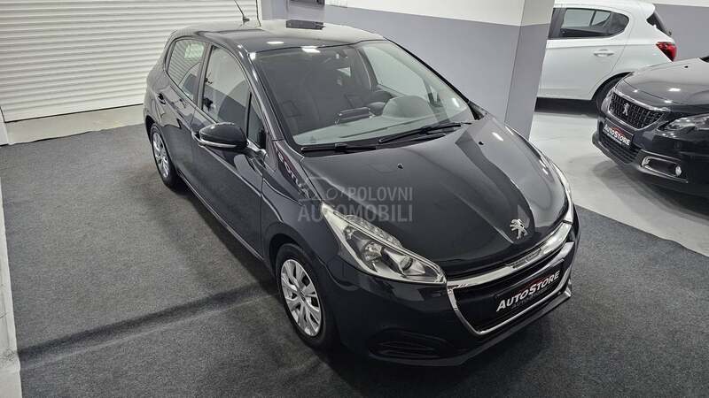 Peugeot 208 1.2 i