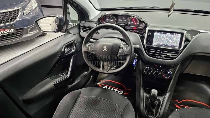 Peugeot 208 1.2 i
