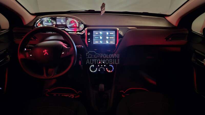 Peugeot 208 1.2 i