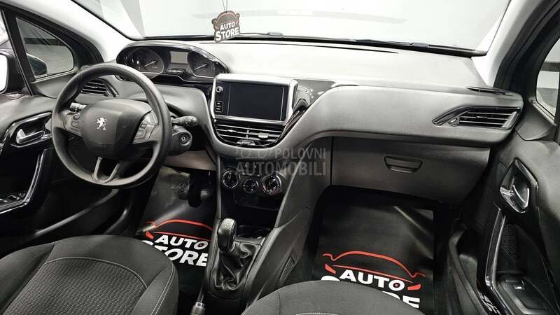Peugeot 208 1.2 i