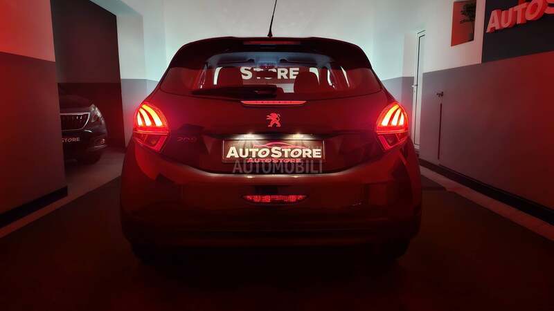 Peugeot 208 1.2 i