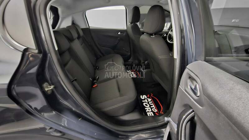 Peugeot 208 1.2 i