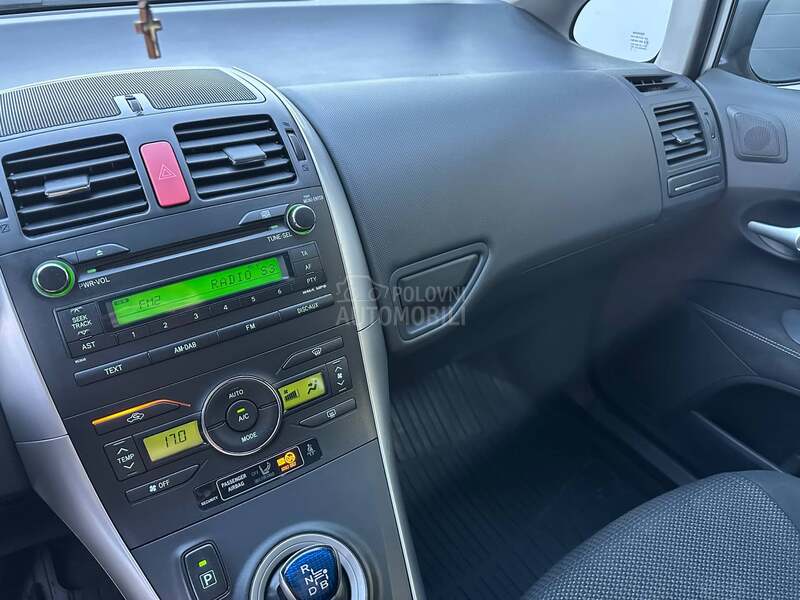 Toyota Auris 1.8 Hibrid