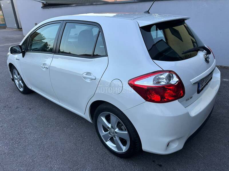 Toyota Auris 1.8 Hibrid