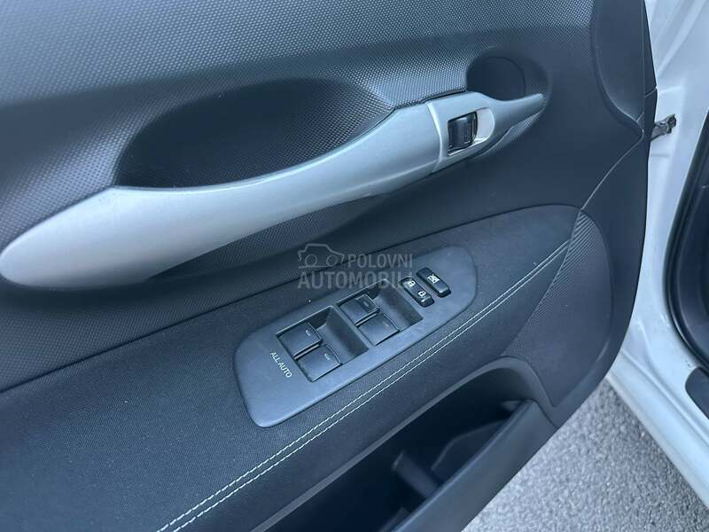 Toyota Auris 1.8 Hibrid
