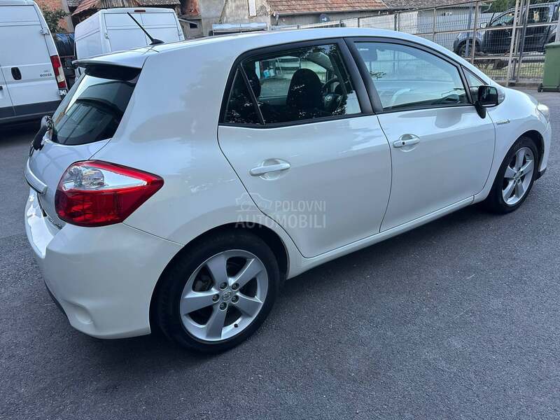 Toyota Auris 1.8 Hibrid
