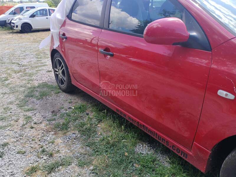 Hyundai i30 1.6d 2010. god. -  kompletan auto u delovima