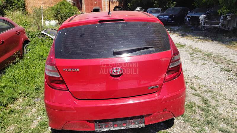 Hyundai i30 1.6d 2010. god. -  kompletan auto u delovima