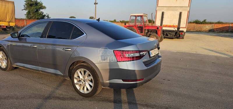 Škoda Superb 