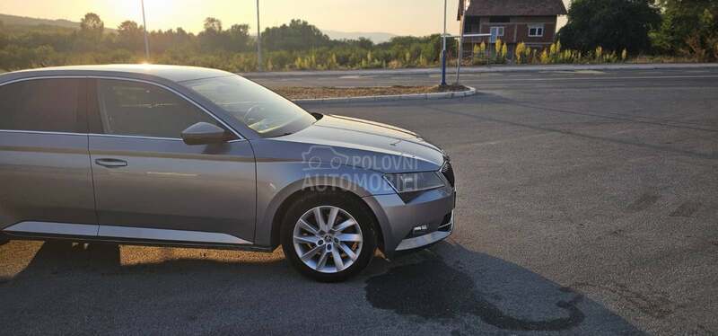 Škoda Superb 