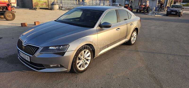 Škoda Superb 