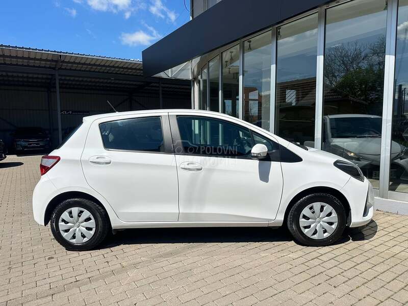 Toyota Yaris 1.0 LUNA
