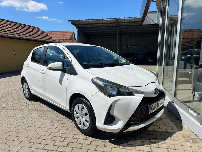 Toyota Yaris 1.0 LUNA