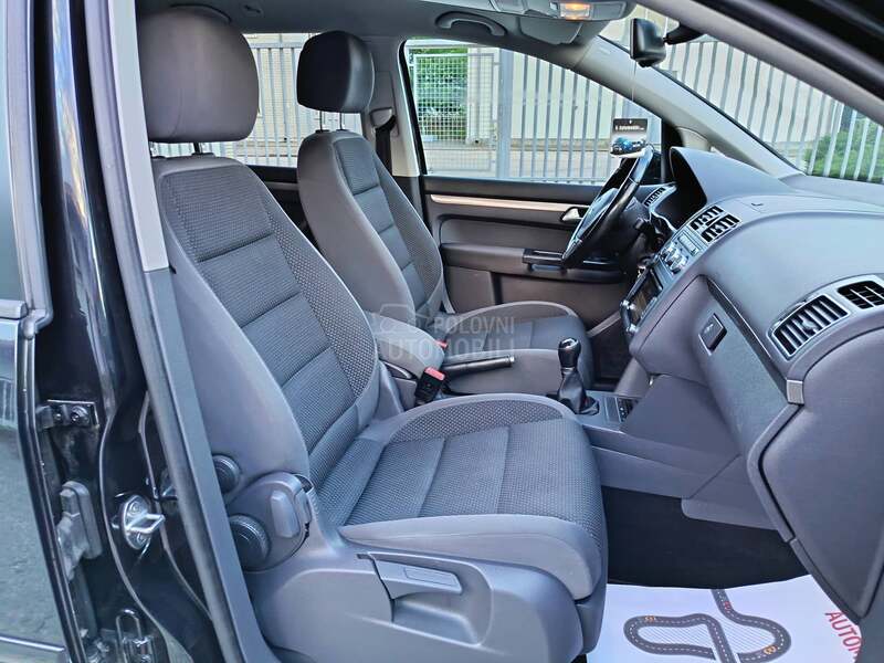 Volkswagen Touran 1.4Tsi 7 SEDISTA