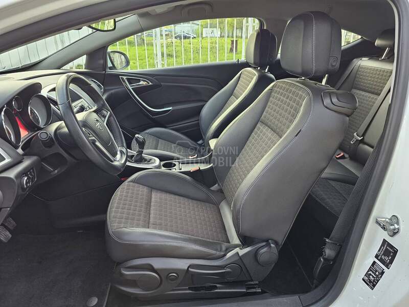 Opel Astra J GTC 1.4T  CH