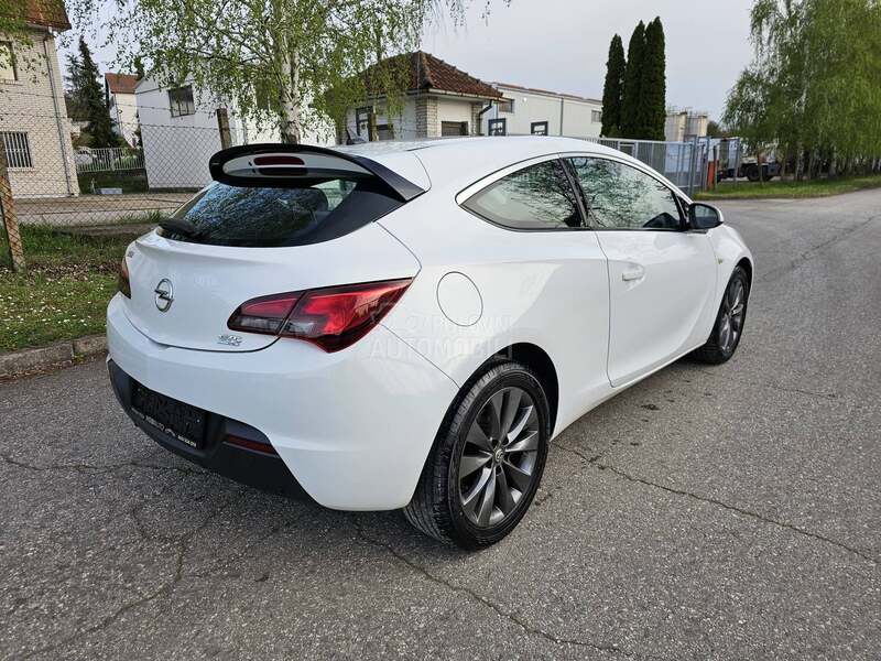 Opel Astra J GTC 1.4T  CH