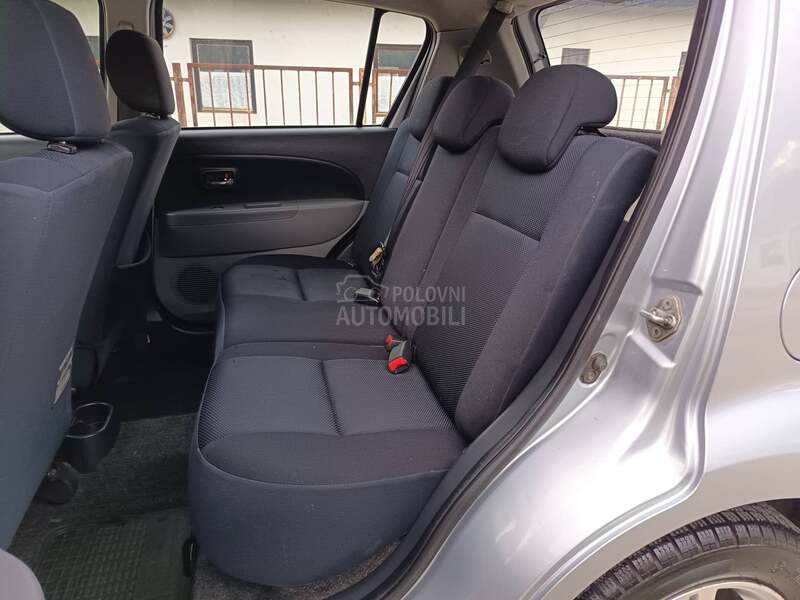 Subaru Justy 1.0B   A C