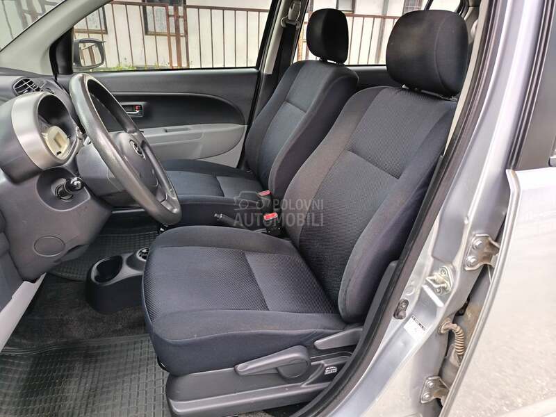 Subaru Justy 1.0B   A C