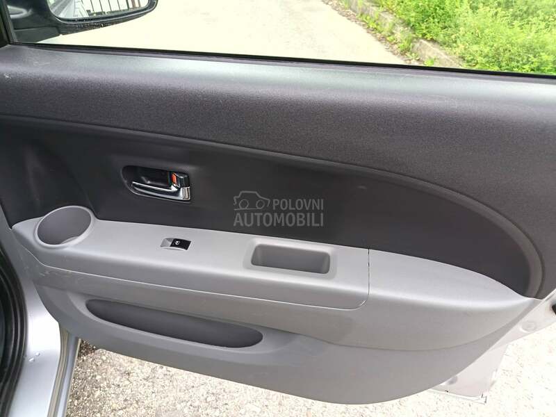 Subaru Justy 1.0B   A C