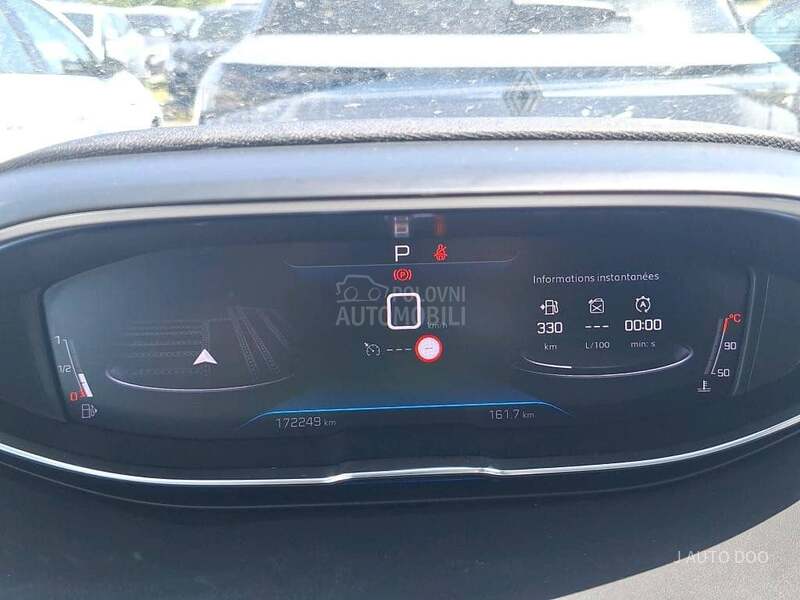 Peugeot 3008 1.5 BLUEHDI ALLURE