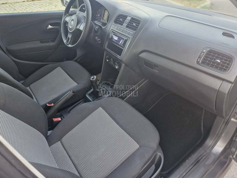 Volkswagen Polo 1.2b 5v k l i m a