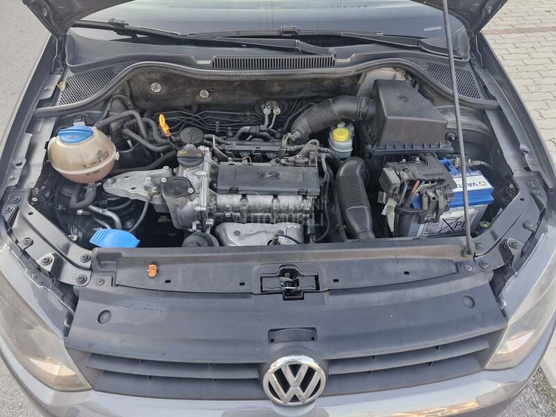 Volkswagen Polo 1.2b 5v k l i m a