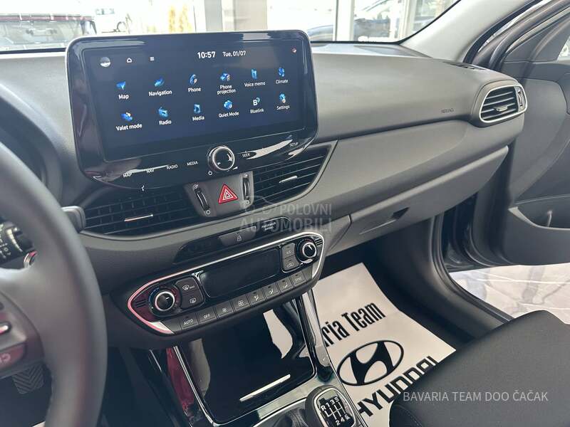 Hyundai i30 1.5 MPI 6MT