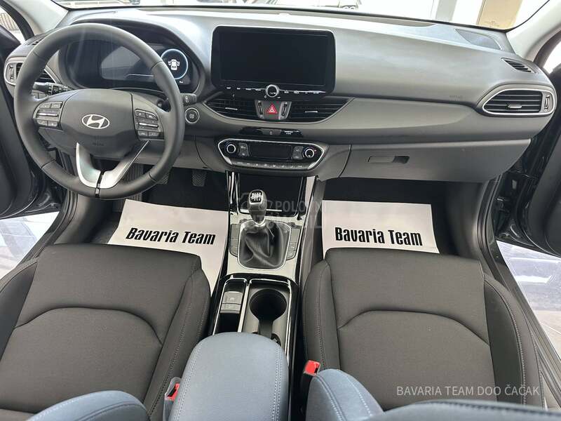 Hyundai i30 1.5 MPI 6MT
