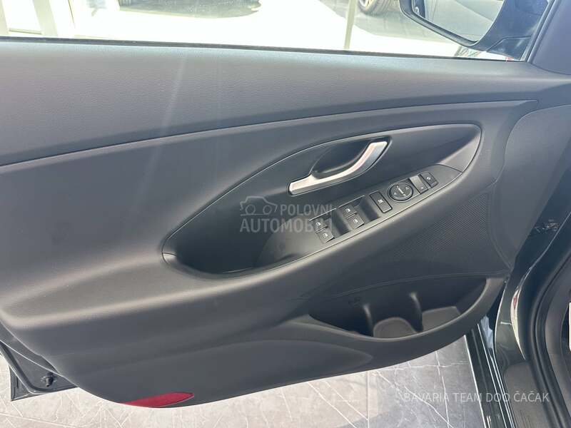 Hyundai i30 1.5 MPI 6MT