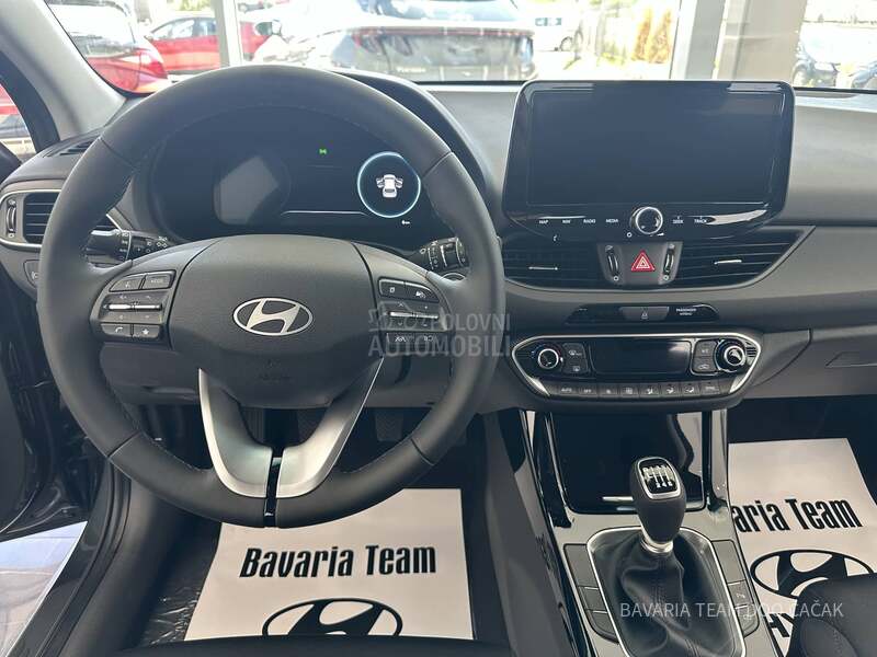 Hyundai i30 1.5 MPI 6MT