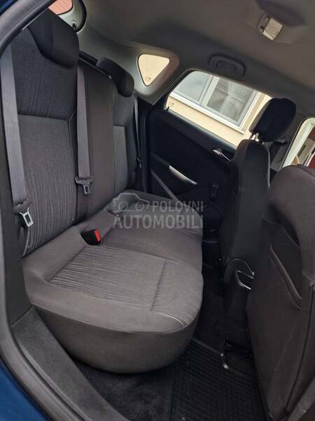 Opel Astra J 1.6 B E N Z I N