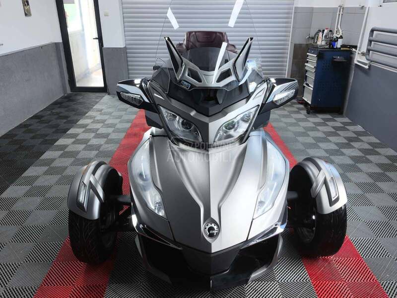 Can-Am Spyder 1330