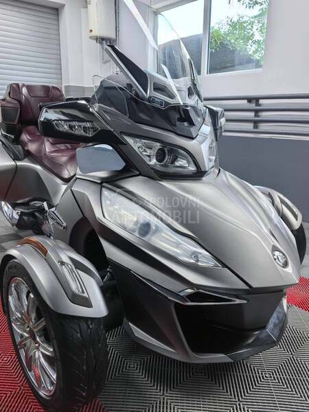 Can-Am Spyder 1330