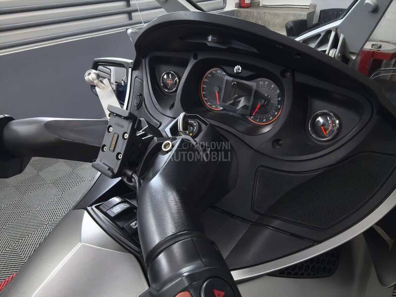 Can-Am Spyder 1330