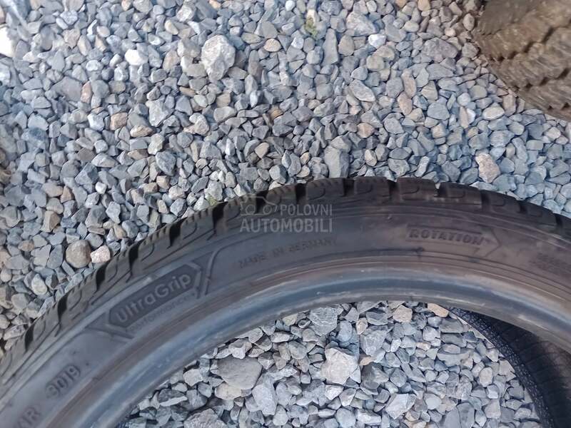 Goodyear 225/40 R18 Zimska