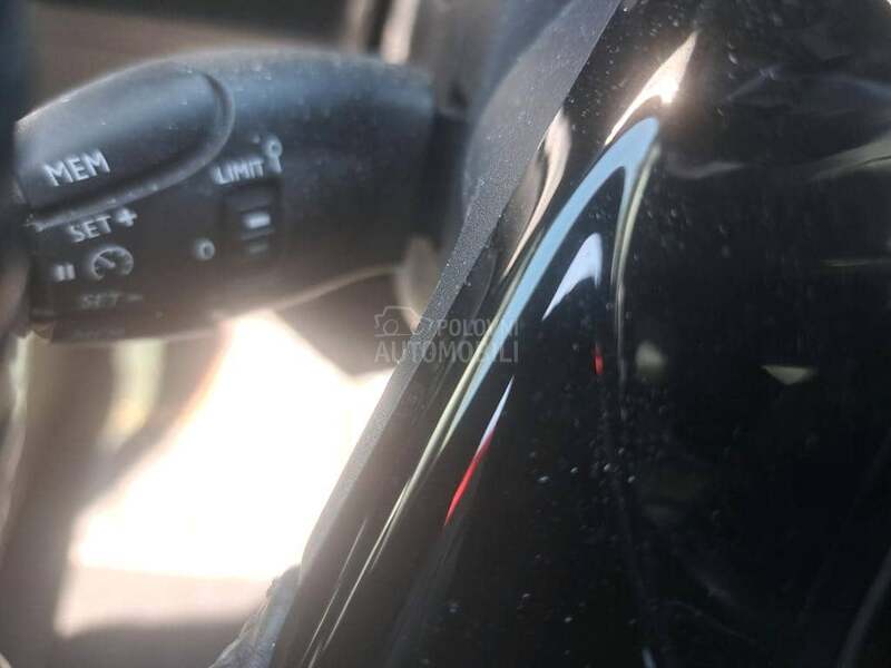 Peugeot 2008 1.5 BLUEHDI ALLURE