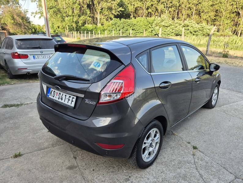Ford Fiesta 1.0 ben  ST RESTAJL.