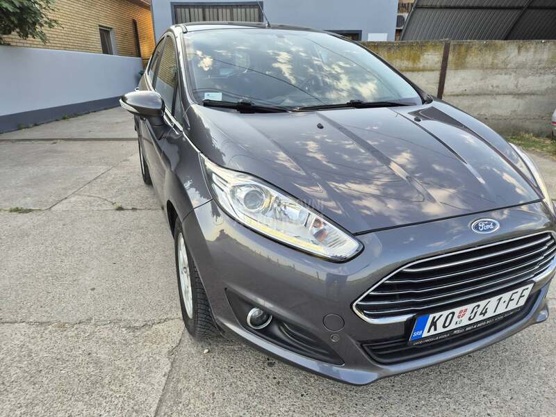 Ford Fiesta 1.0 ben  ST RESTAJL.