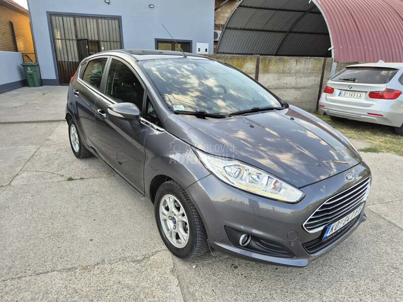 Ford Fiesta 1.0 ben  ST RESTAJL.