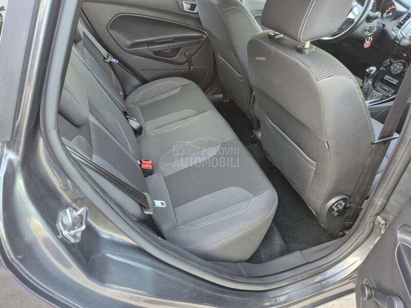 Ford Fiesta 1.0 ben  ST RESTAJL.