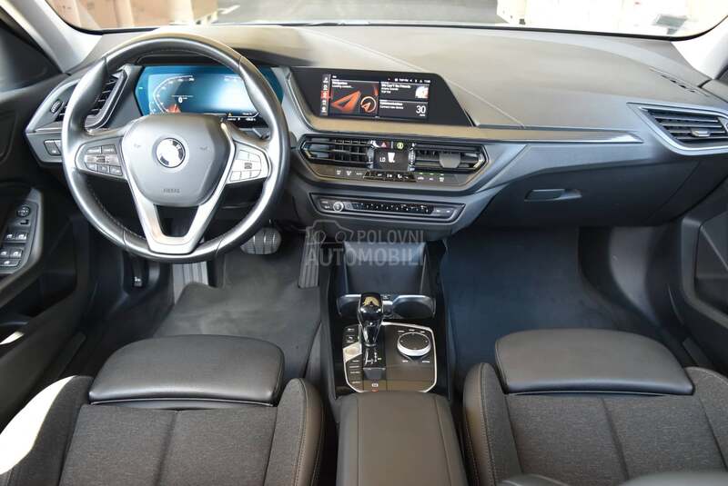 BMW 116 i sDrive AT