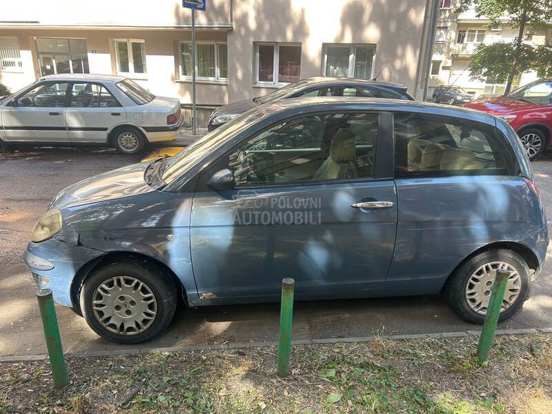 Lancia Ypsilon 