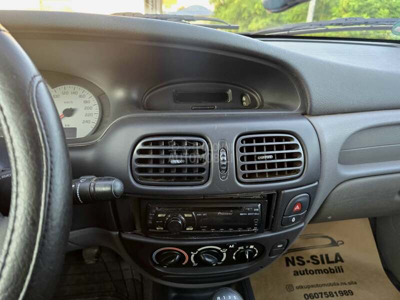 Renault Megane 1.8 16v