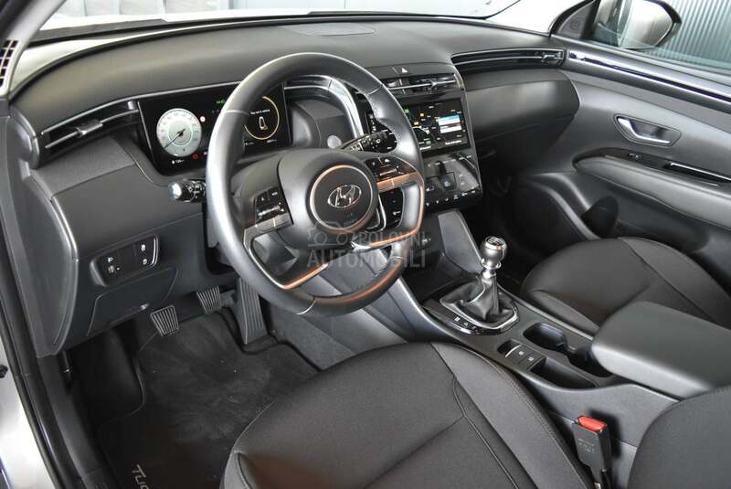 Hyundai Tucson 1.6 MT
