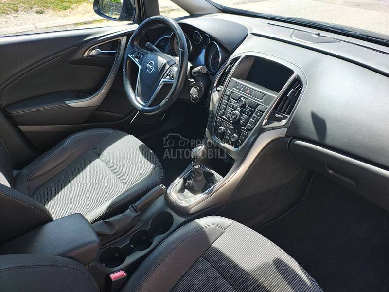 Opel Astra J 1.7 DTCI COSMO