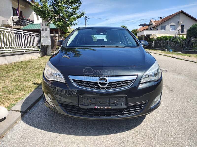 Opel Astra J 1.7 DTCI COSMO