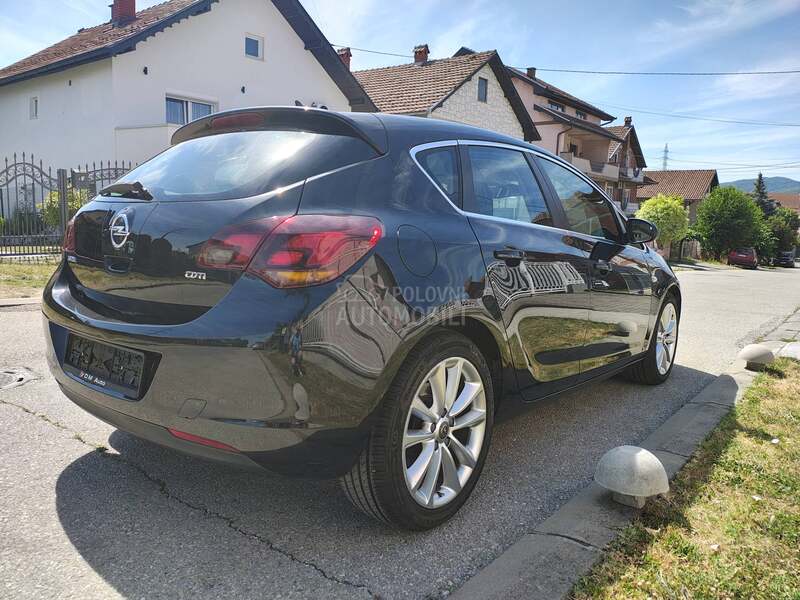 Opel Astra J 1.7 DTCI COSMO