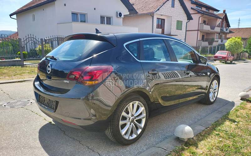 Opel Astra J 1.7 DTCI COSMO