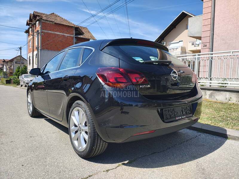 Opel Astra J 1.7 DTCI COSMO