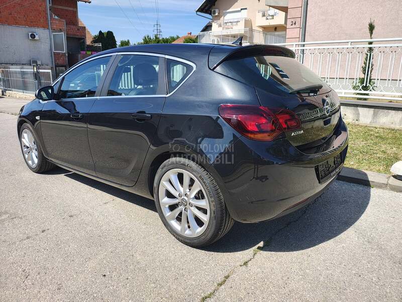 Opel Astra J 1.7 DTCI COSMO
